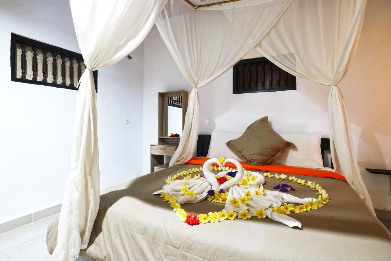 Sunjaya Kubu Guesthouse レンボンガン島 エクステリア 写真